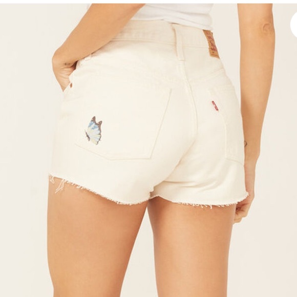 NWT 🦋 LEVI'S WOMEN'S 501 GIVE ME
BUTTERFLIES HIGH RISE DENIM SHORTS - Picture 3 of 12